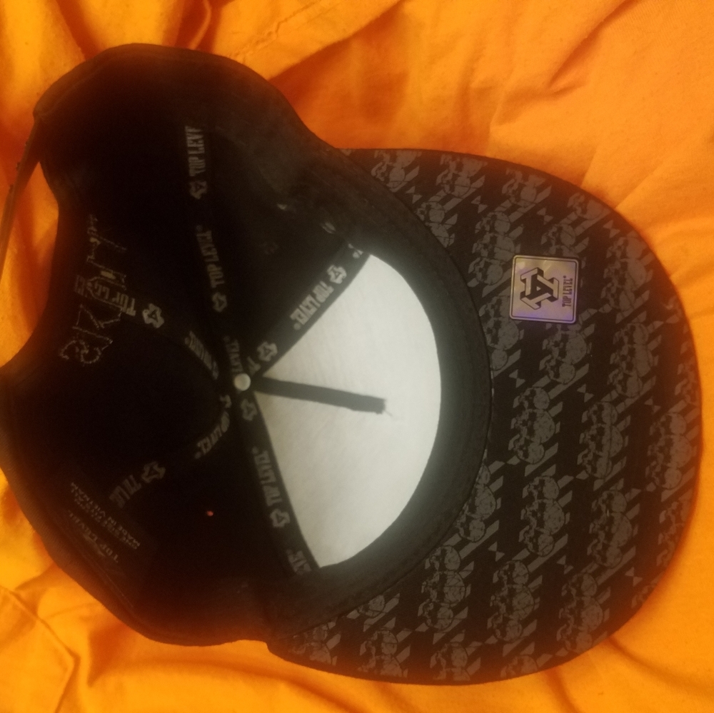 Snapback hat - Picture 2 of 2